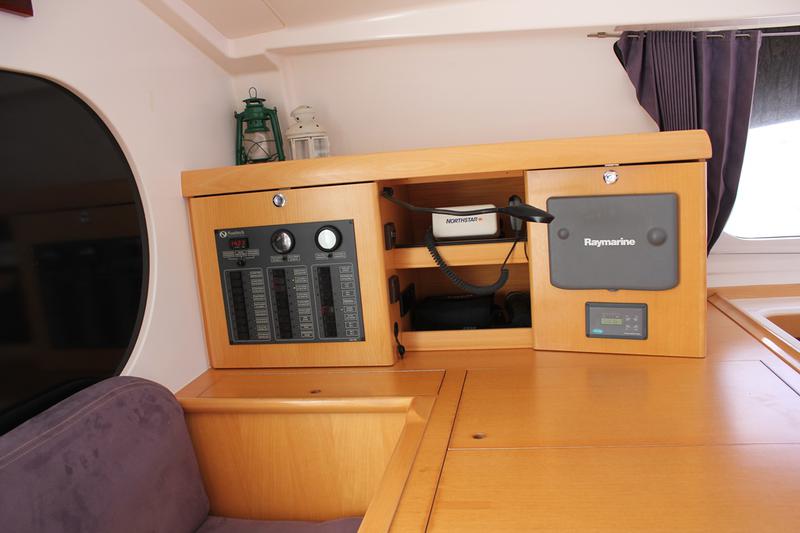 Book yachts online - catamaran - Nautitech 441 - Star Light - rent