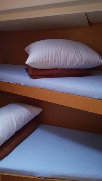 Book yachts online - sailboat - Sun Odyssey 439 - InT-SO 439 (sails 2018) - rent