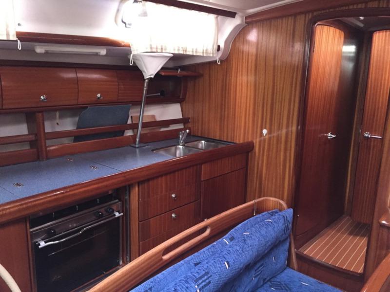 Book yachts online - sailboat - Bavaria 44 - Plavac mali - rent