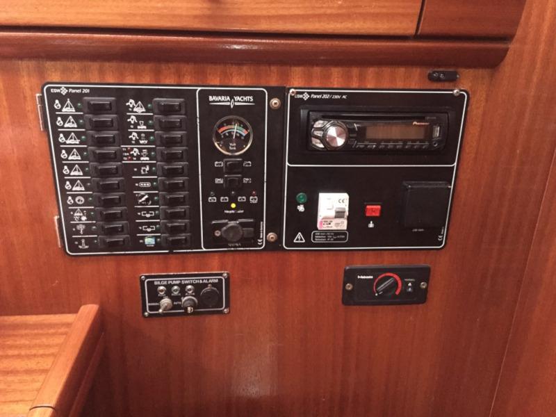 Book yachts online - sailboat - Bavaria 44 - Plavac mali - rent