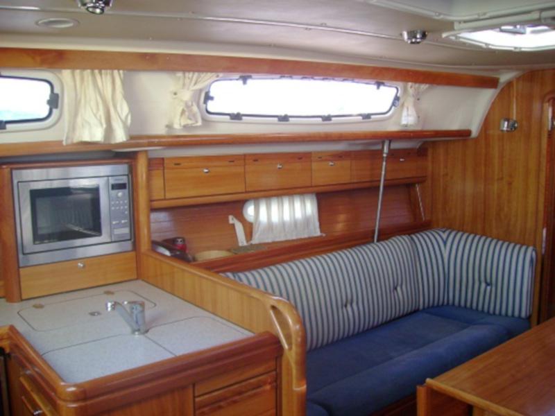 Book yachts online - sailboat - Bavaria 38 Cruiser - BOEM - rent