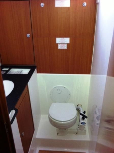 Book yachts online - sailboat - Bavaria Cruiser 45 - PASO DOBLE I - rent