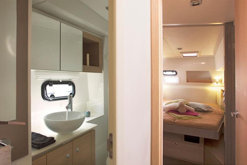 Book yachts online - catamaran - Bali 4.5 - LeAndra - rent