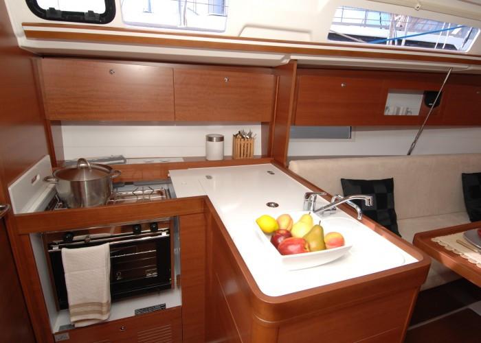 Book yachts online - sailboat - Dufour 335 GL - Kopernik - rent