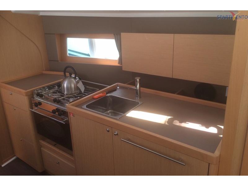 Book yachts online - sailboat - Oceanis 38 - Amaral - rent