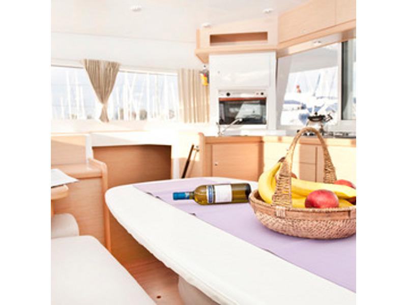 Book yachts online - catamaran - Lagoon 400 - Mercy - rent