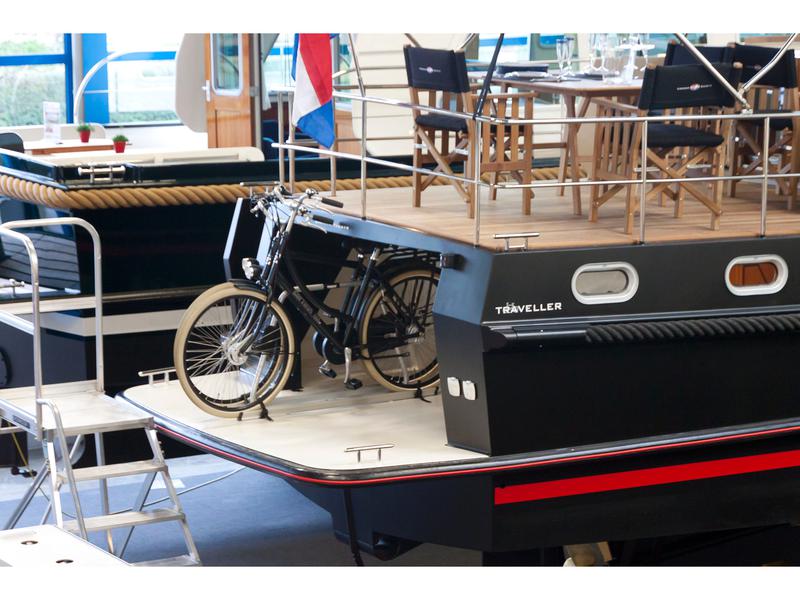 Book yachts online - motorboat - Linssen GS 290 Traveller - Fleur - rent