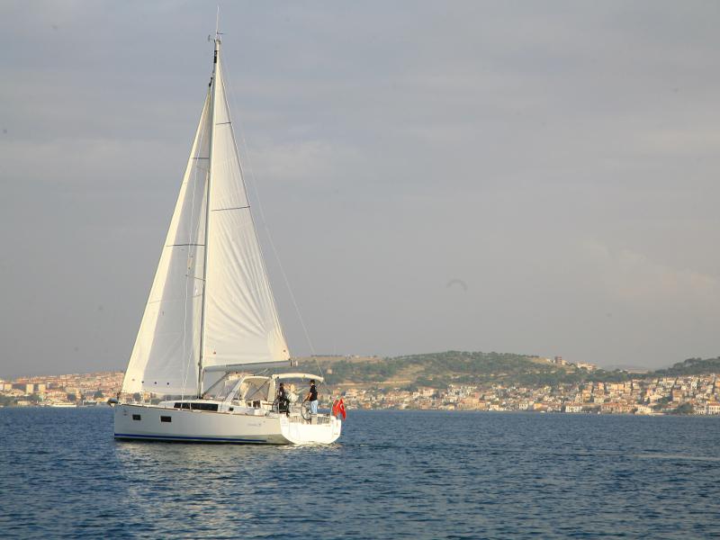 Book yachts online - sailboat - Beneteau Oceanis 38 - ADA - rent