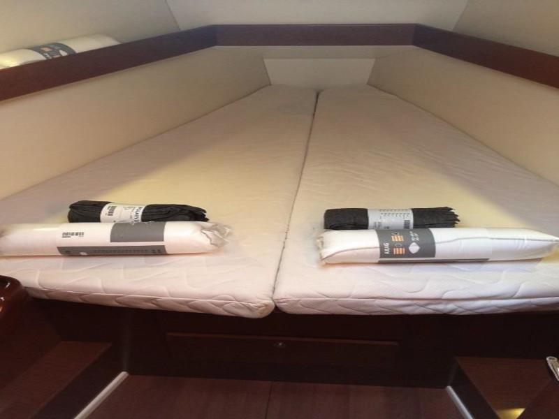 Book yachts online - sailboat - Oceanis 37 - Stardust - rent