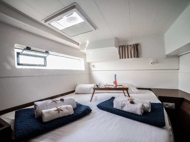 Book yachts online - catamaran - Lagoon 40 - Il Vento - rent