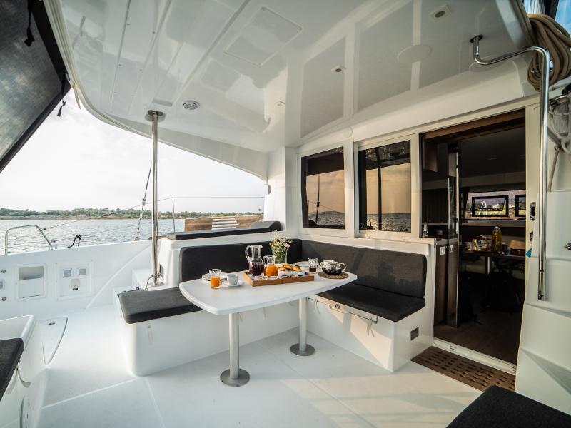 Book yachts online - catamaran - Lagoon 40 - Il Vento - rent