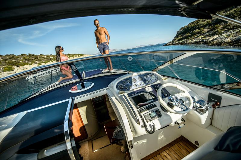 Book yachts online - motorboat - Sunseeker Portofino 40 - Maxim - rent