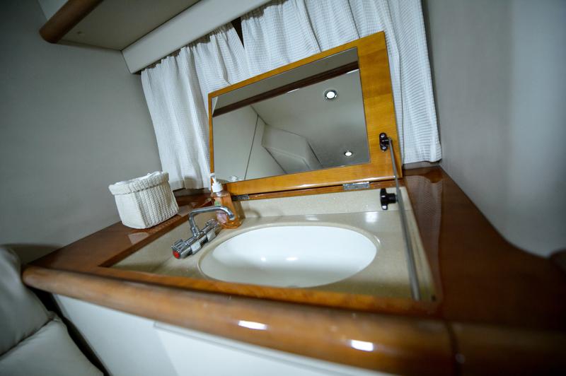 Book yachts online - motorboat - Sunseeker Portofino 40 - Maxim - rent