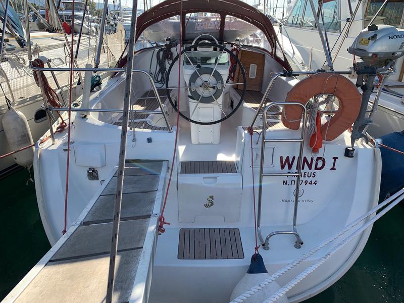 Book yachts online - sailboat - Oceanis 331 - Wind 1 - rent