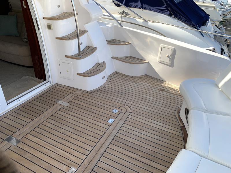 Book yachts online - motorboat - Majesty 50 Fly - Korina - rent