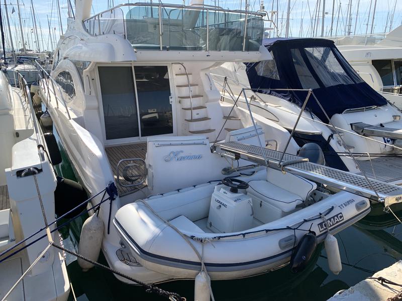 Book yachts online - motorboat - Majesty 50 Fly - Korina - rent