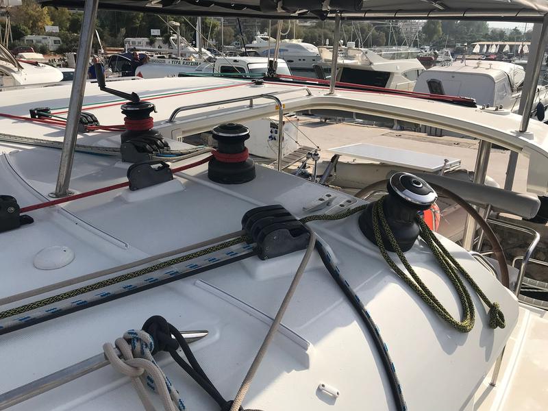 Book yachts online - catamaran - Lagoon 400 - Tramontana - rent