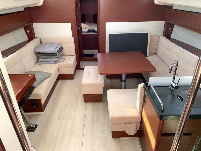 Book yachts online - sailboat - Hanse 458 - Astrea - rent