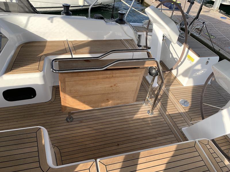 Book yachts online - sailboat - Hanse 458 - Astrea - rent