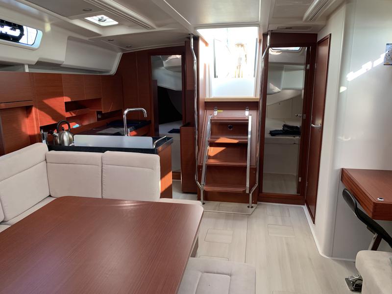 Book yachts online - sailboat - Hanse 458 - Astrea - rent