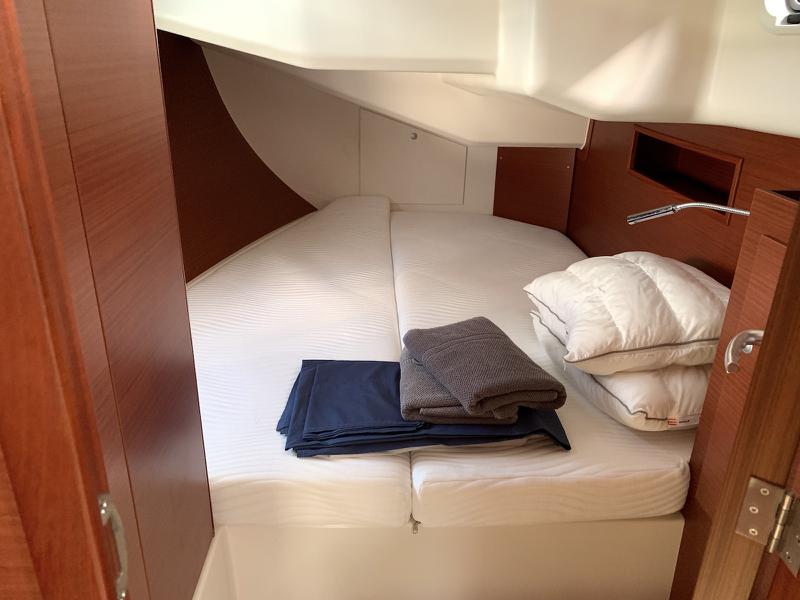 Book yachts online - sailboat - Hanse 458 - Astrea - rent