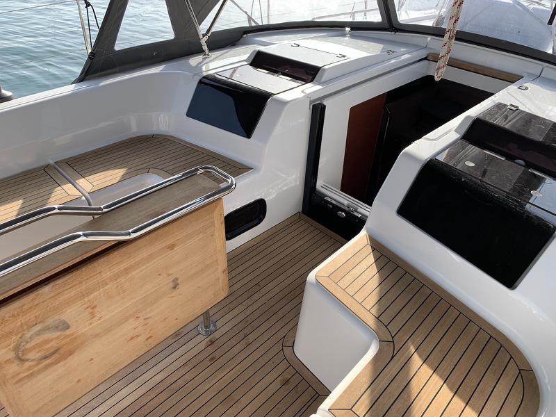 Book yachts online - sailboat - Hanse 458 - Astrea - rent