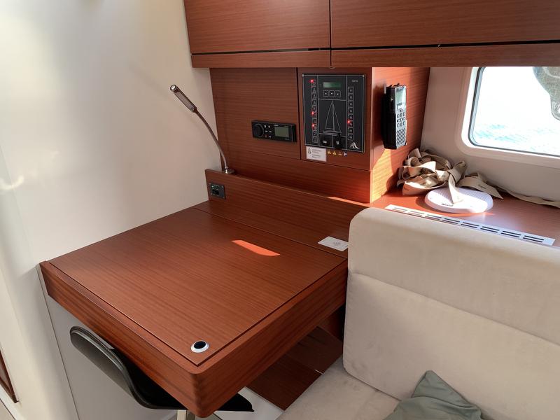 Book yachts online - sailboat - Hanse 458 - Astrea - rent