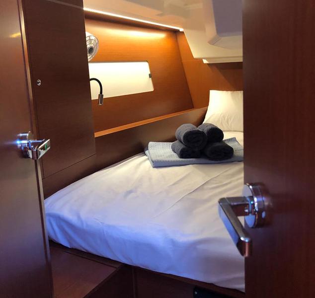 Book yachts online - sailboat - Oceanis 46.1 - Blue Satellite - rent