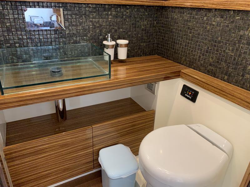 Book yachts online - motorboat - Absolute 52 - Tequila - rent