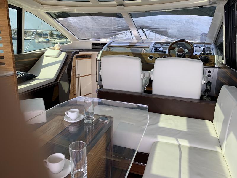 Book yachts online - motorboat - Absolute 52 - Tequila - rent