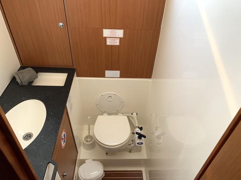 Book yachts online - sailboat - Bavaria Cruiser 45 - Nireas - rent