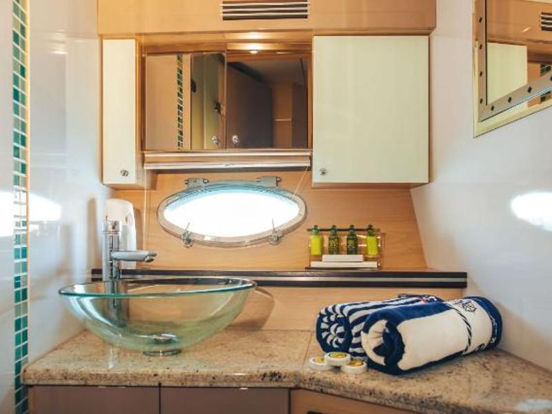 Book yachts online - motorboat - PR Marine 62 - Valentina - rent