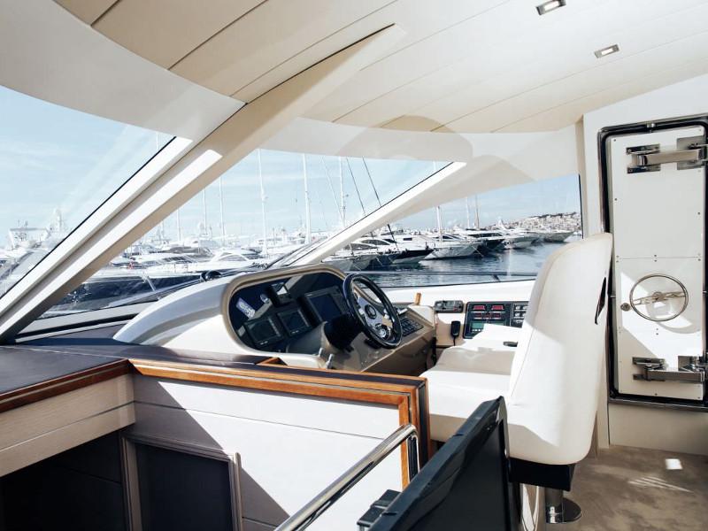 Book yachts online - motorboat - PR Marine 62 - Valentina - rent