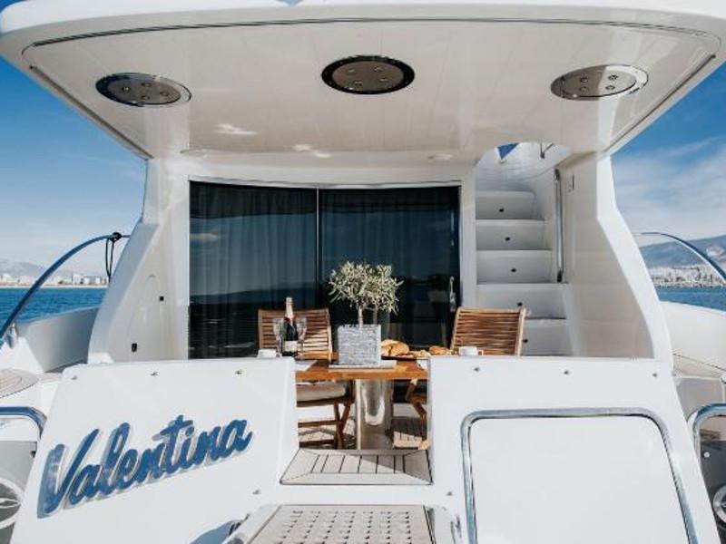 Book yachts online - motorboat - PR Marine 62 - Valentina - rent