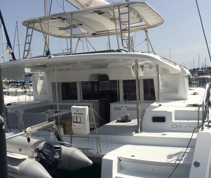 Book yachts online - catamaran - Lagoon 450  Flybridge - Odysseus - rent