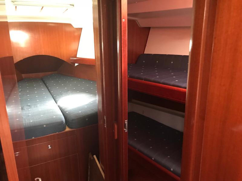 Book yachts online - sailboat - Oceanis 423 - Luna - rent