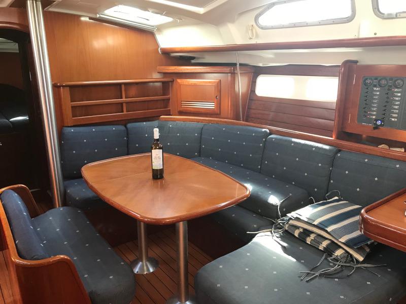 Book yachts online - sailboat - Oceanis 423 - Luna - rent