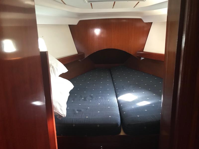 Book yachts online - sailboat - Oceanis 423 - Luna - rent