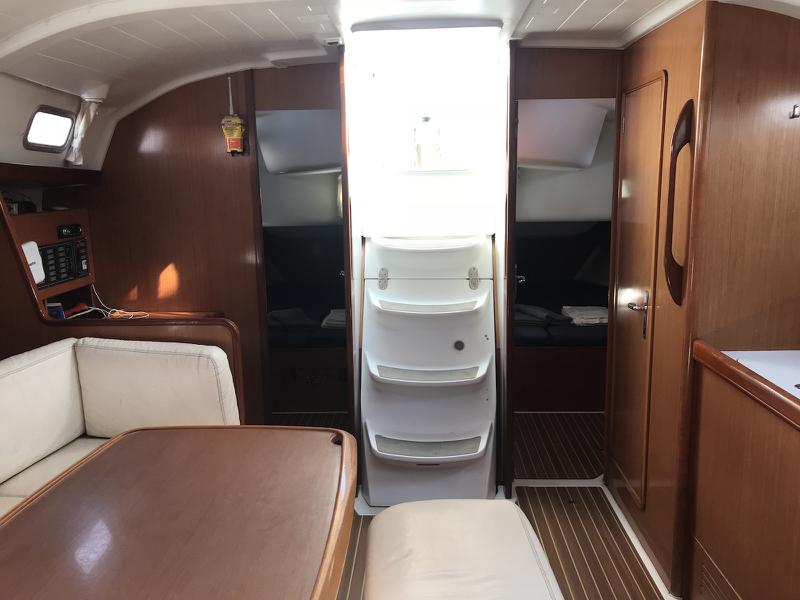 Book yachts online - sailboat - Cyclades 43.4 - Estera - rent