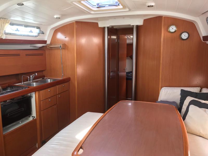 Book yachts online - sailboat - Cyclades 43.4 - Estera - rent