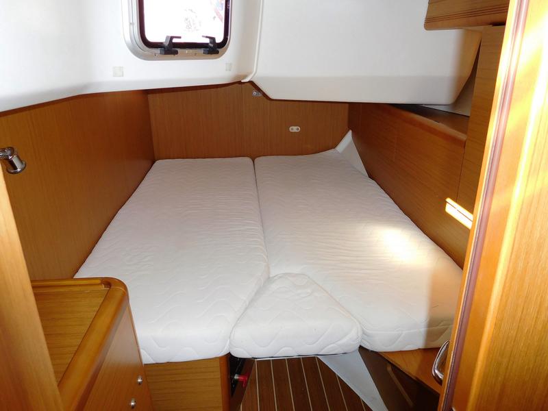 Book yachts online - sailboat - Sun Odyssey 44 i - Anastasia - rent