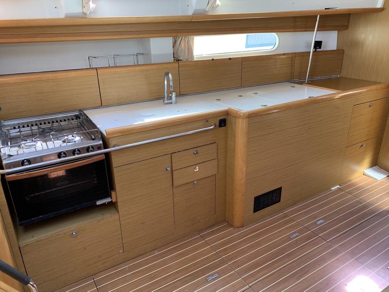 Book yachts online - sailboat - Sun Odyssey 44 i - Anastasia - rent