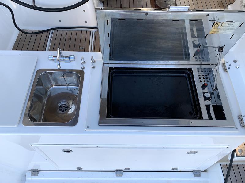 Book yachts online - sailboat - Dufour 390 Grand Large - Barracuda - rent
