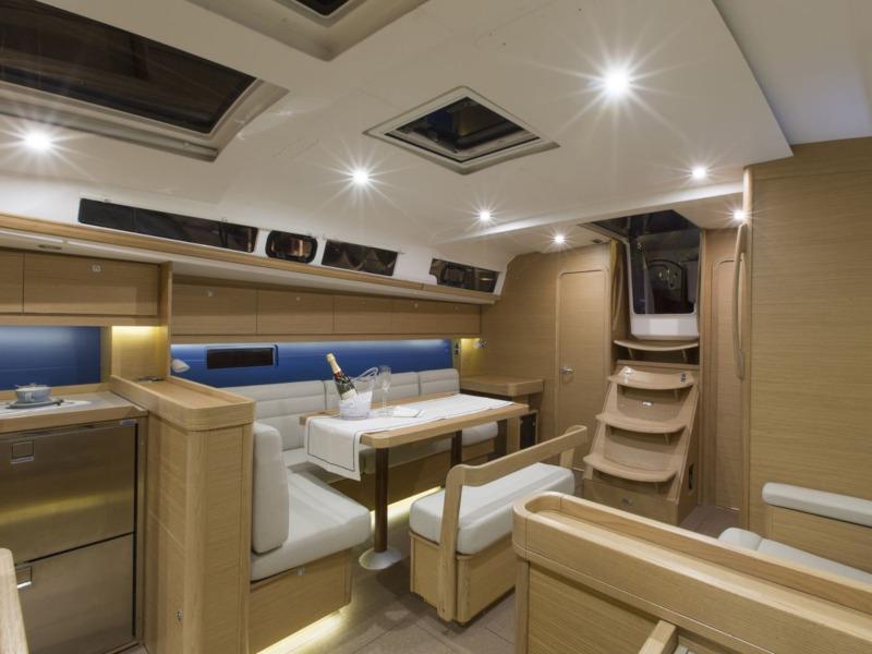 Book yachts online - sailboat - Dufour 460 Grand Large (5 cab) - Salted Caramel - rent