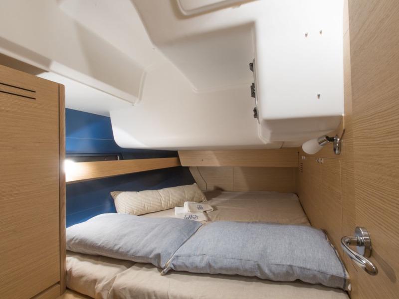 Book yachts online - sailboat - Dufour 460 Grand Large (5 cab) - Salted Caramel - rent