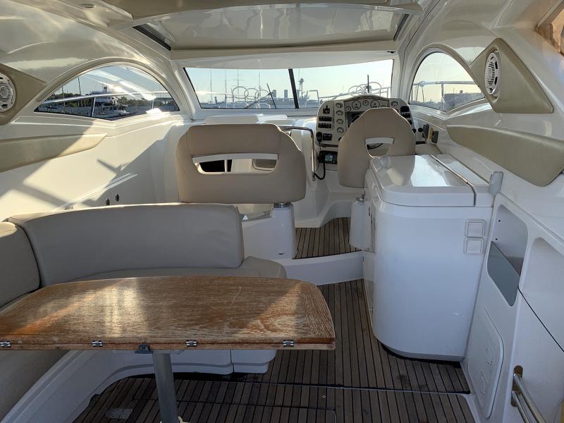 Book yachts online - motorboat - Beneteau Monte Carlo 37 ΗΤ - Hermes (Skippered) - rent