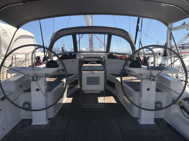 Book yachts online - sailboat - Bavaria Cruiser 45 - Eclipse - rent