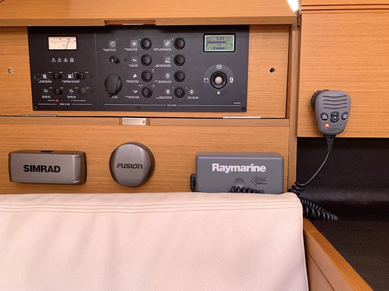 Book yachts online - sailboat - Sun Odyssey 439 - Elisavet - rent