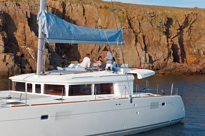 Book yachts online - catamaran - Lagoon 450  Flybridge - Annangel - rent