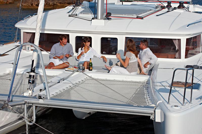 Book yachts online - catamaran - Lagoon 450  Flybridge - Annangel - rent